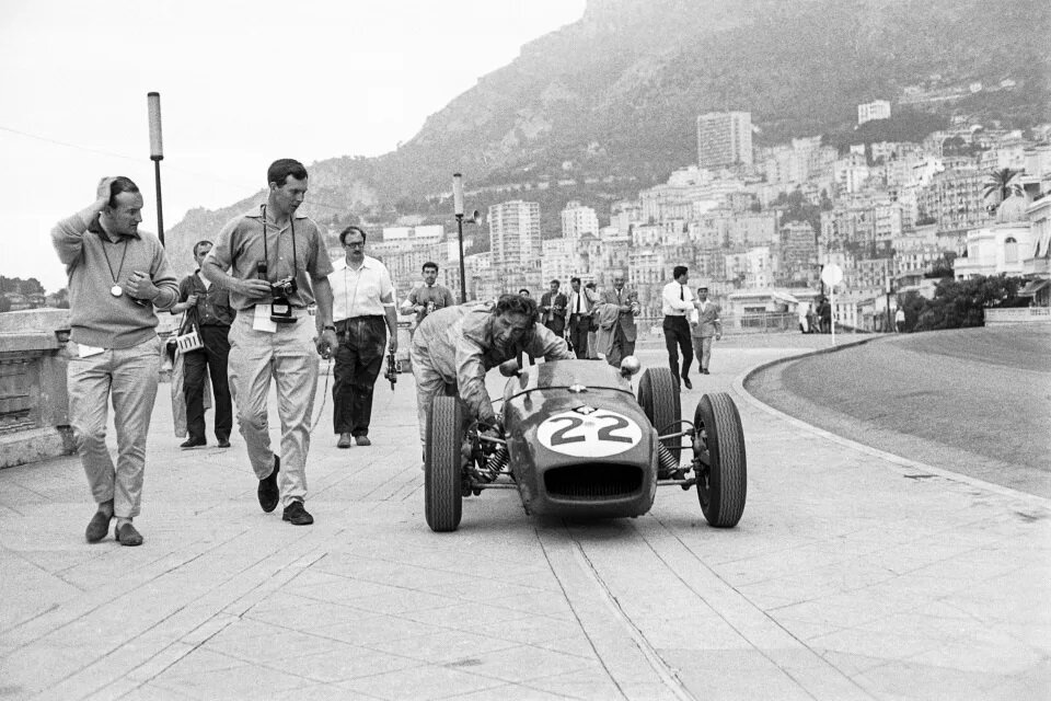 F1