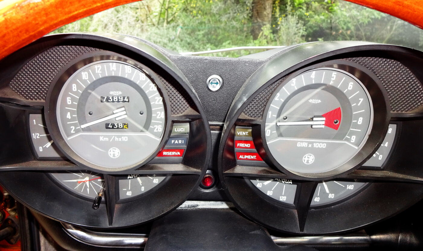 Alfa Romeo Montreal